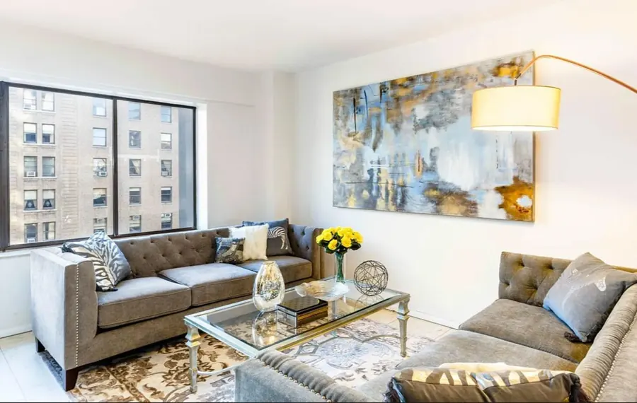 900 Park Ave – 14A
